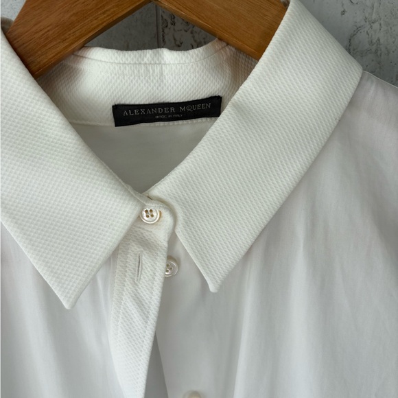 Alexander McQueen Classic Cotton White Dress Shirt with Pointed Collar - Picture 2 of 5